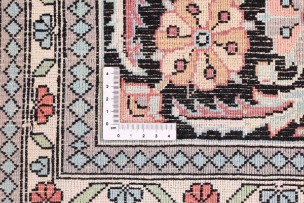 Kashmir Oriental Rug 245 × 335 cm, Silk, hand-knotted, luxury — view 9 Kashmir Oriental Rug 245 × 335 cm, Silk, hand-knotted, luxury — view 9