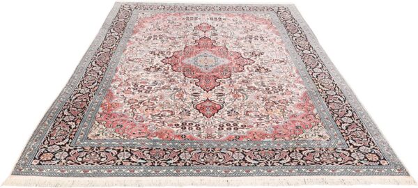Kashmir Oriental Rug 245 × 335 cm, Silk, hand-knotted, luxury — view 2 Kashmir Oriental Rug 245 × 335 cm, Silk, hand-knotted, luxury — view 2