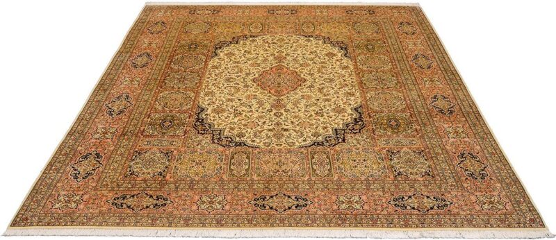 Kashmir Oriental Rug 246 × 315 cm, Silk, hand-knotted — view 2 Kashmir Oriental Rug 246 × 315 cm, Silk, hand-knotted — view 2