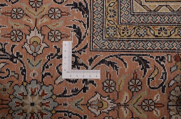 Kashmir Oriental Rug 248 × 338 cm, Silk, hand-knotted — view 3