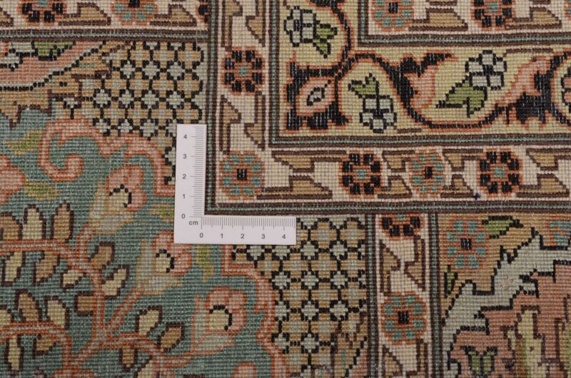 Kashmir Oriental Rug 276 × 361 cm, Silk, White/Beige, hand-knotted — view 3