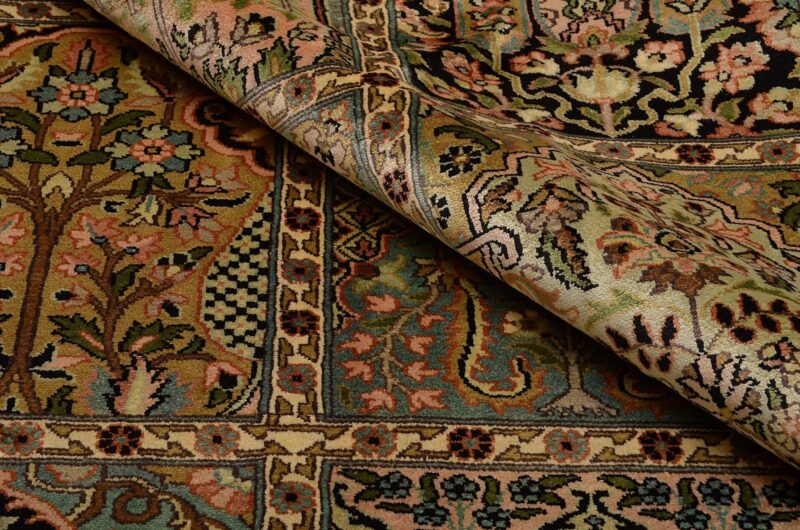 Kashmir Oriental Rug 276 × 361 cm, Silk, White/Beige, hand-knotted — view 4