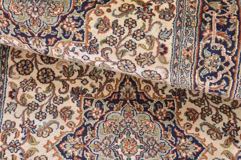 Kashmir Oriental Rug 78 × 322 cm, Silk, hand-knotted — view 5