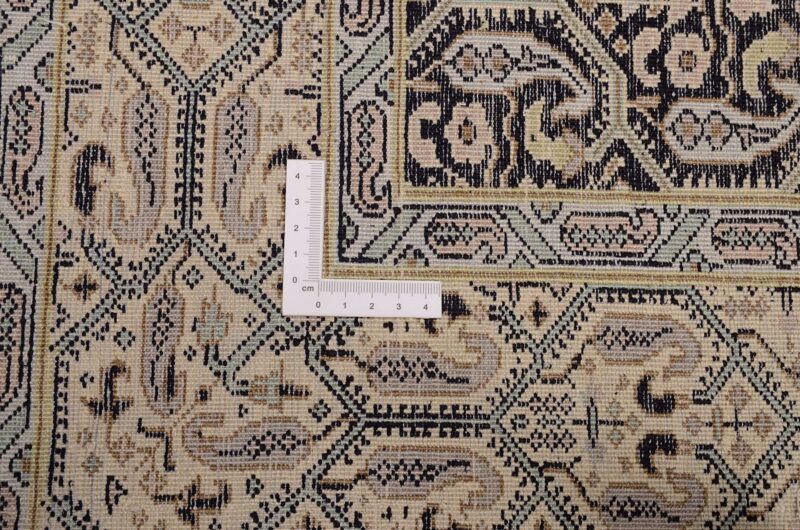 Kashmir Oriental Rug 93 × 295 cm, Silk, hand-knotted, fine — view 3