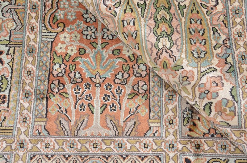 Kashmir Oriental Rug 243 × 340 cm, Silk, hand-knotted — view 5