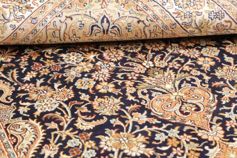 Kashmir Oriental Rug 122 × 189 cm, Silk, hand-knotted — view 10