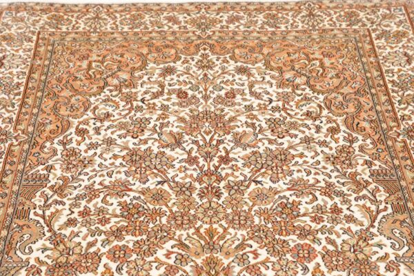 Kashmir Oriental Rug 126 × 191 cm, Silk, hand-knotted — view 8