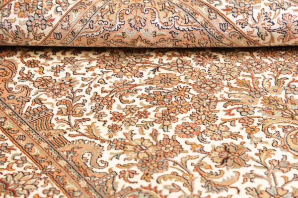 Kashmir Oriental Rug 126 × 191 cm, Silk, hand-knotted — view 10