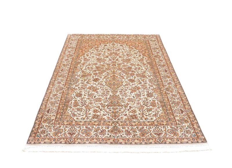 Kashmir Oriental Rug 126 × 191 cm, Silk, hand-knotted — view 4