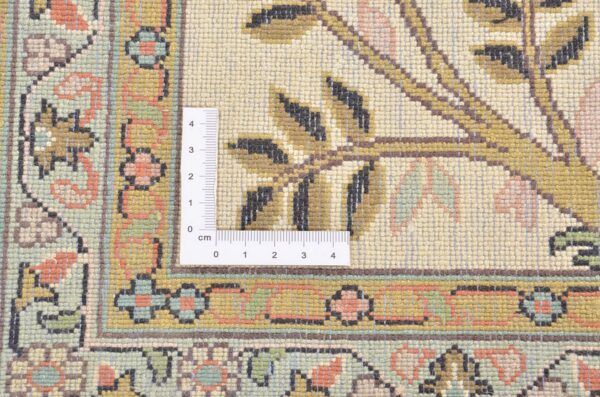 Kashmir Oriental Rug 143 × 207 cm, Silk, hand-knotted, refined — view 4