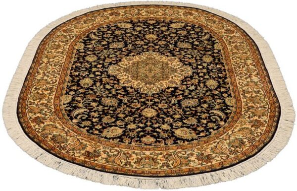 Kashmir Oriental Rug 150 × 214 cm, Silk, hand-knotted — view 2 Kashmir Oriental Rug 150 × 214 cm, Silk, hand-knotted — view 2