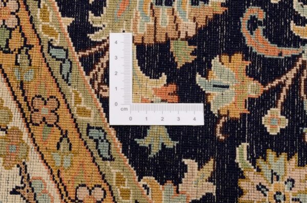 Kashmir Oriental Rug 150 × 214 cm, Silk, hand-knotted — view 3 Kashmir Oriental Rug 150 × 214 cm, Silk, hand-knotted — view 3