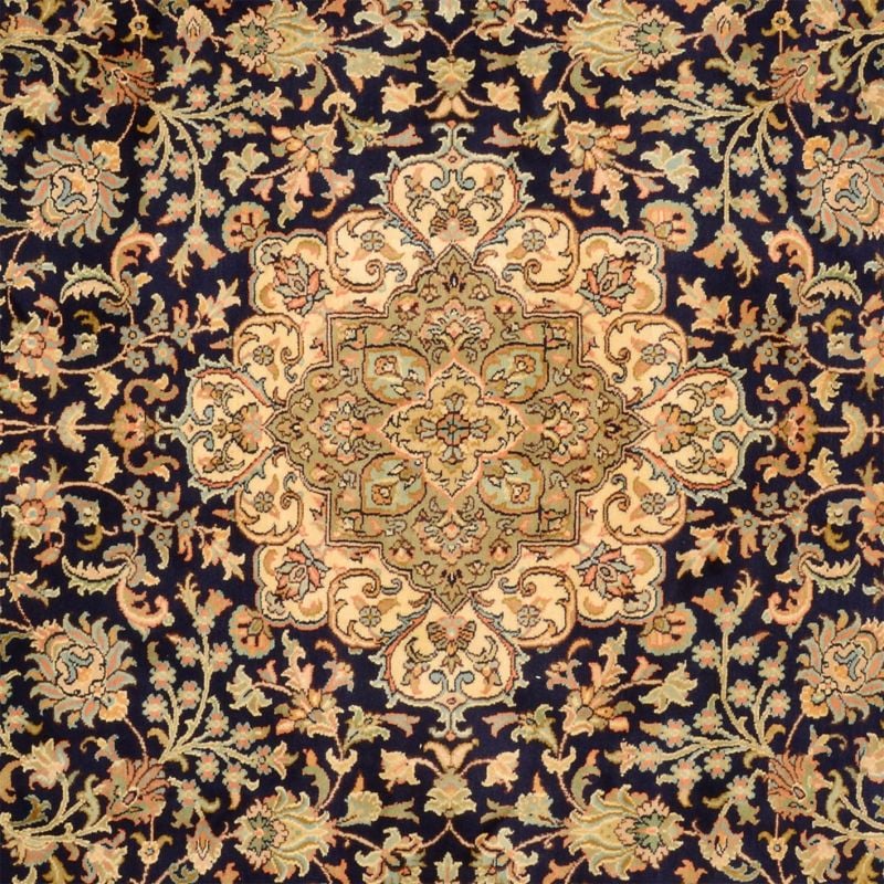 Kashmir Oriental Rug 150 × 214 cm, Silk, hand-knotted — view 4 Kashmir Oriental Rug 150 × 214 cm, Silk, hand-knotted — view 4