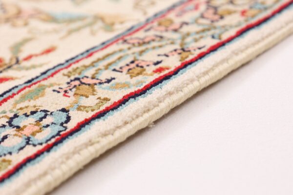 Kashmir Oriental Rug 153 × 217 cm, Silk, hand-knotted — view 6 Kashmir Oriental Rug 153 × 217 cm, Silk, hand-knotted — view 6