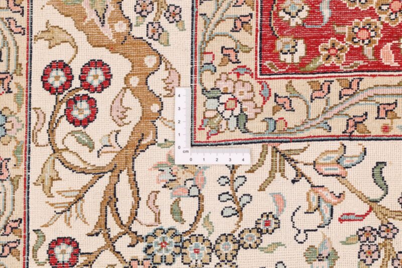 Kashmir Oriental Rug 153 × 217 cm, Silk, hand-knotted — view 9 Kashmir Oriental Rug 153 × 217 cm, Silk, hand-knotted — view 9