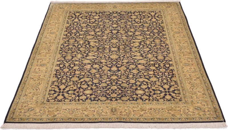Kashmir Oriental Rug 154 × 208 cm, Silk, hand-knotted, pastel — view 2
