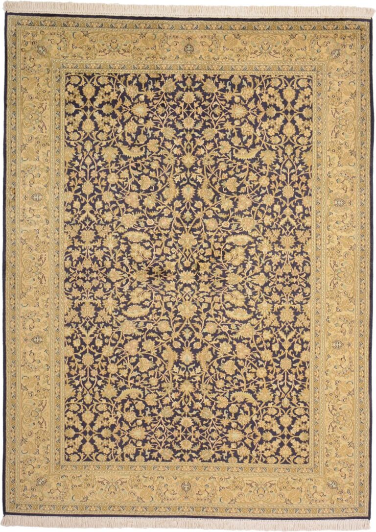 Kashmir Oriental Rug 154 × 208 cm, Silk, hand-knotted, pastel