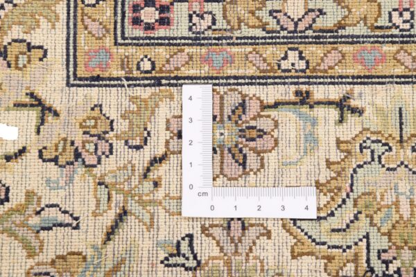 Kashmir Oriental Rug 154 × 221 cm, Silk, hand-knotted — view 3