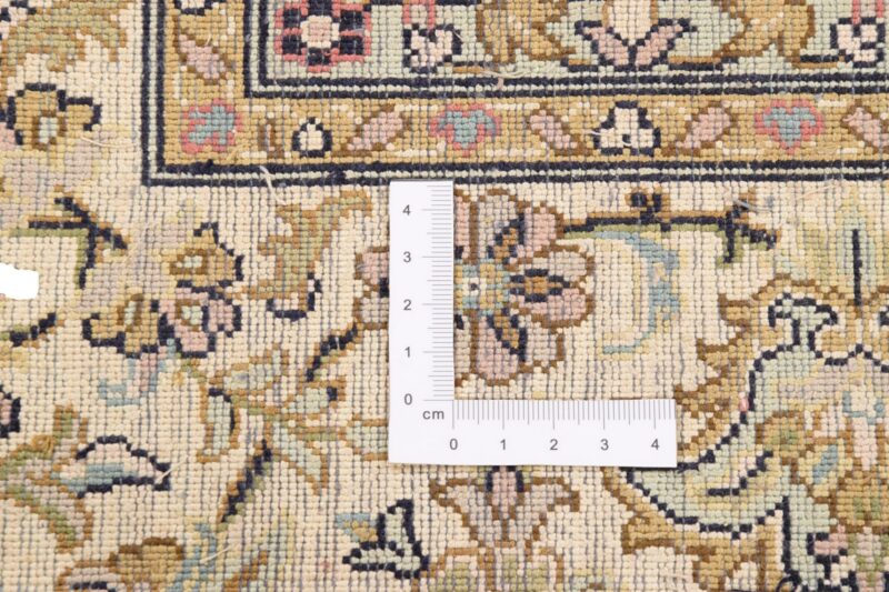 Kashmir Oriental Rug 154 × 221 cm, Silk, hand-knotted — view 3