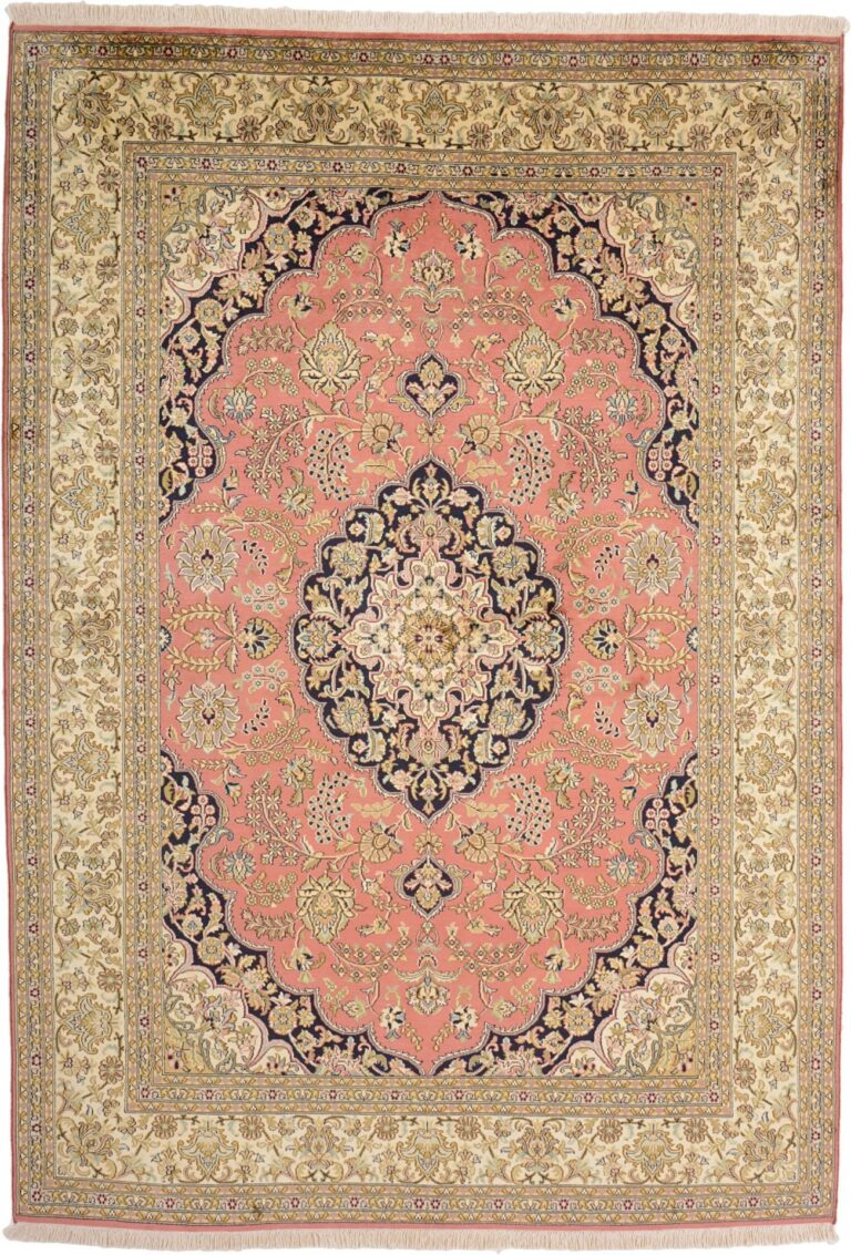 Kashmir Oriental Rug 154 × 221 cm, Silk, hand-knotted