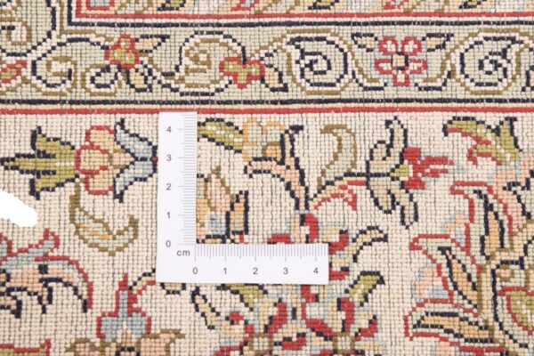 Kashmir Oriental Rug 157 × 217 cm, Silk, hand-knotted, fine — view 3 Kashmir Oriental Rug 157 × 217 cm, Silk, hand-knotted, fine — view 3