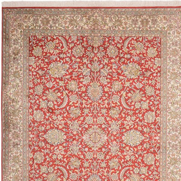 Kashmir Oriental Rug 157 × 217 cm, Silk, hand-knotted, fine — view 6 Kashmir Oriental Rug 157 × 217 cm, Silk, hand-knotted, fine — view 6