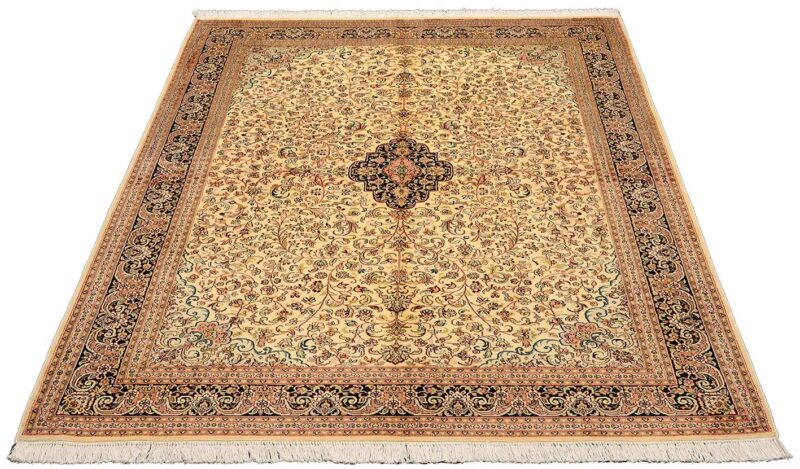 Kashmir Oriental Rug 157 × 223 cm, Silk, hand-knotted — view 2 Kashmir Oriental Rug 157 × 223 cm, Silk, hand-knotted — view 2