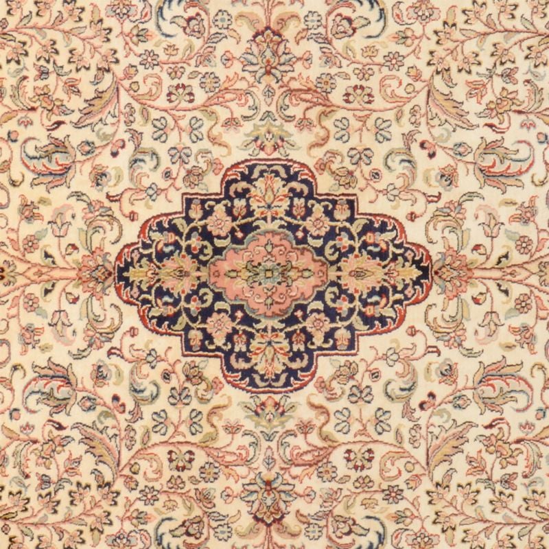 Kashmir Oriental Rug 157 × 223 cm, Silk, hand-knotted — view 4 Kashmir Oriental Rug 157 × 223 cm, Silk, hand-knotted — view 4