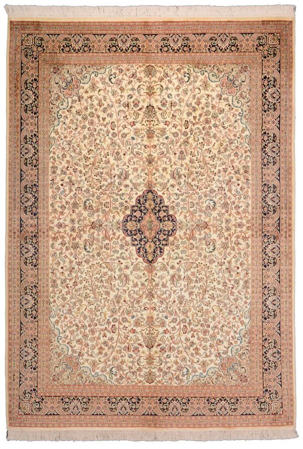 Kashmir Oriental Rug 157 × 223 cm, Silk, hand-knotted Kashmir Oriental Rug 157 × 223 cm, Silk, hand-knotted