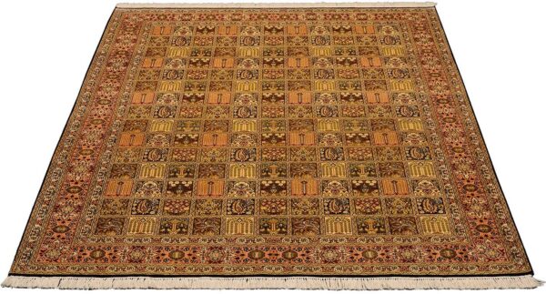 Kashmir Oriental Rug 158 × 213 cm, Silk, hand-knotted — view 2 Kashmir Oriental Rug 158 × 213 cm, Silk, hand-knotted — view 2