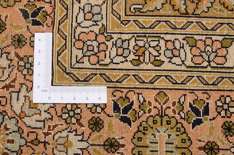 Kashmir Oriental Rug 158 × 213 cm, Silk, hand-knotted — view 3 Kashmir Oriental Rug 158 × 213 cm, Silk, hand-knotted — view 3