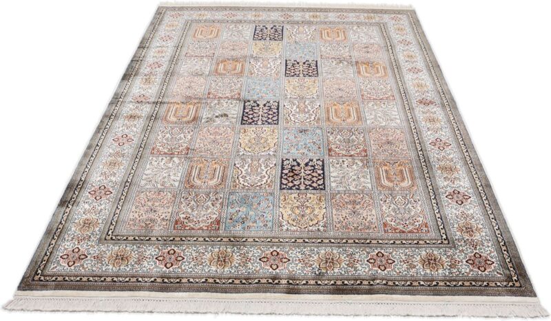 Kashmir Oriental Rug 162 × 241 cm, Silk, hand-knotted — view 2