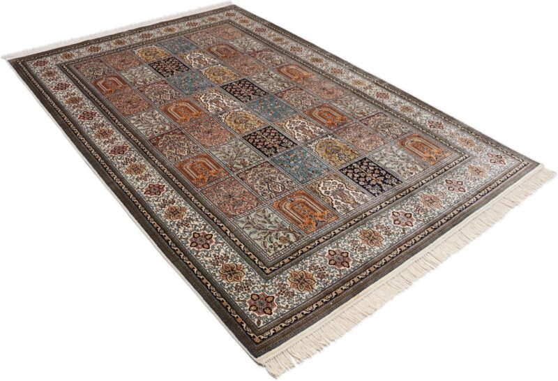 Kashmir Oriental Rug 162 × 241 cm, Silk, hand-knotted — view 4