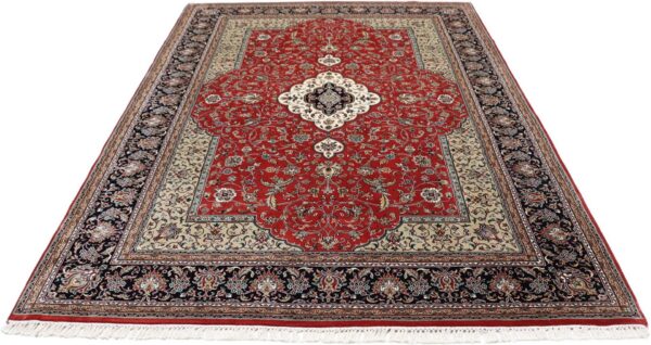Kashmir Oriental Rug 168 × 239 cm, Silk, hand-knotted, pastel — view 7 Kashmir Oriental Rug 168 × 239 cm, Silk, hand-knotted, pastel — view 7