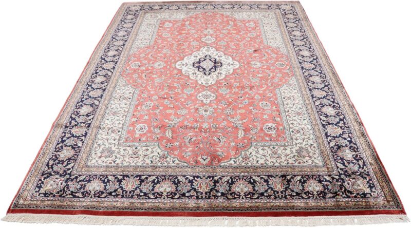 Kashmir Oriental Rug 168 × 239 cm, Silk, hand-knotted, pastel — view 2 Kashmir Oriental Rug 168 × 239 cm, Silk, hand-knotted, pastel — view 2