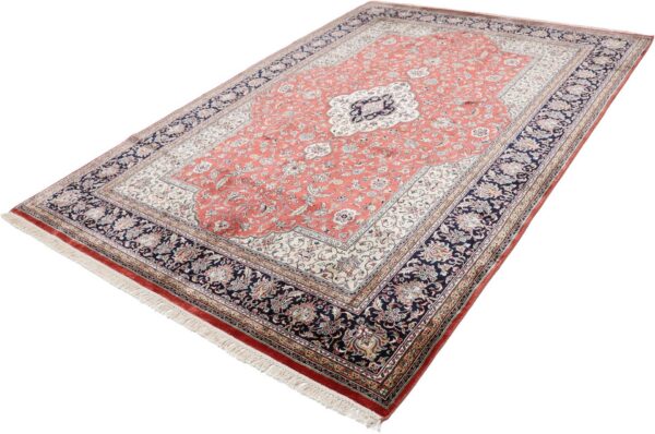 Kashmir Oriental Rug 168 × 239 cm, Silk, hand-knotted, pastel — view 3 Kashmir Oriental Rug 168 × 239 cm, Silk, hand-knotted, pastel — view 3
