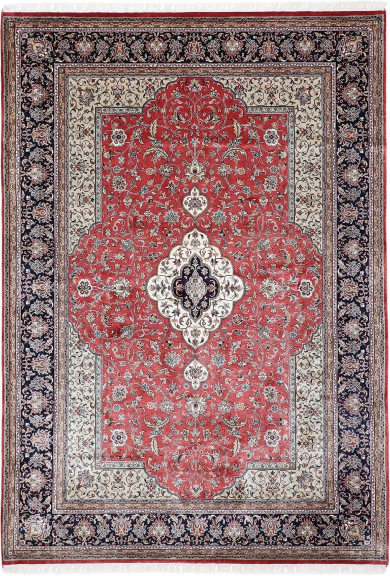 Kashmir Oriental Rug 168 × 239 cm, Silk, hand-knotted, pastel