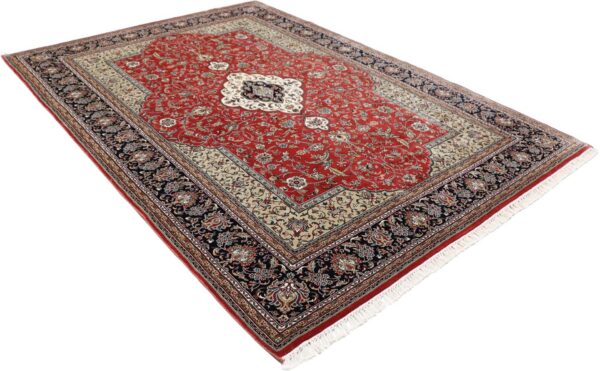 Kashmir Oriental Rug 168 × 239 cm, Silk, hand-knotted, pastel — view 4 Kashmir Oriental Rug 168 × 239 cm, Silk, hand-knotted, pastel — view 4