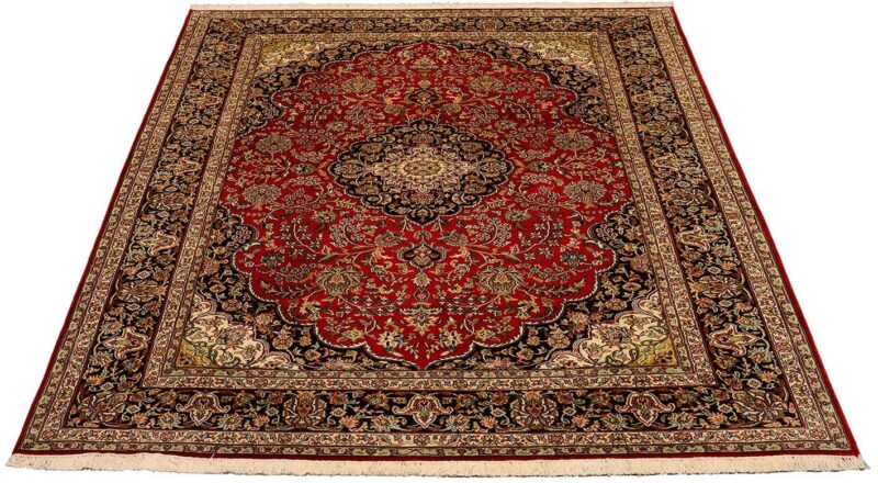 Kashmir Oriental Rug 168 × 244 cm, Silk, hand-knotted — view 2 Kashmir Oriental Rug 168 × 244 cm, Silk, hand-knotted — view 2