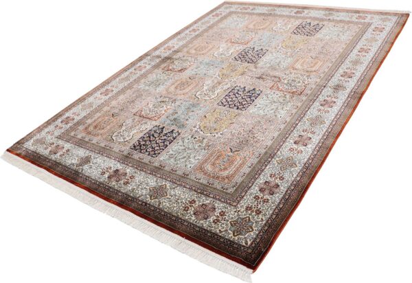 Kashmir Oriental Rug 168 × 245 cm, Silk, hand-knotted — view 3 Kashmir Oriental Rug 168 × 245 cm, Silk, hand-knotted — view 3