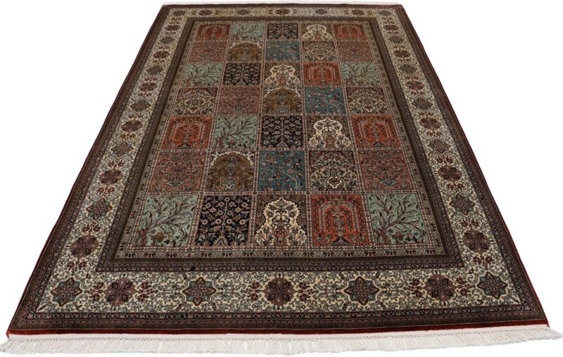 Kashmir Oriental Rug 168 × 245 cm, Silk, hand-knotted — view 7 Kashmir Oriental Rug 168 × 245 cm, Silk, hand-knotted — view 7