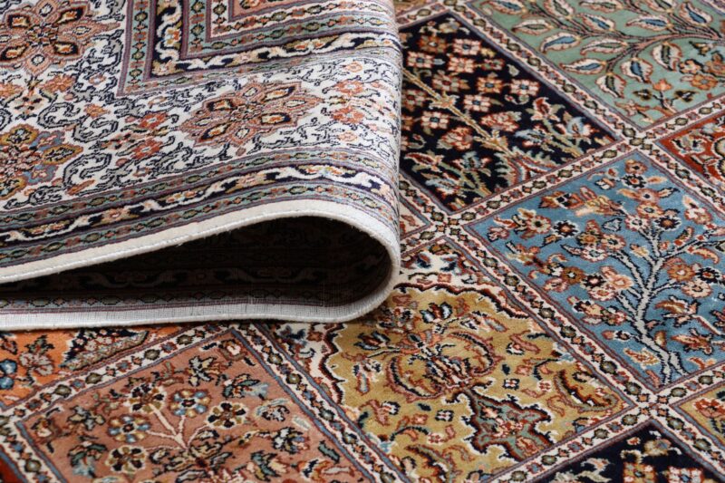 Kashmir Oriental Rug 168 × 248 cm, Silk, hand-knotted — view 10 Kashmir Oriental Rug 168 × 248 cm, Silk, hand-knotted — view 10