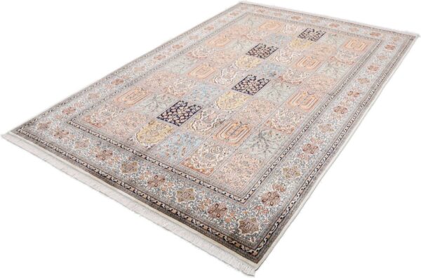 Kashmir Oriental Rug 168 × 248 cm, Silk, hand-knotted — view 3 Kashmir Oriental Rug 168 × 248 cm, Silk, hand-knotted — view 3