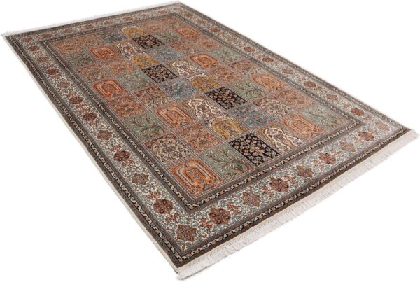 Kashmir Oriental Rug 168 × 248 cm, Silk, hand-knotted — view 4 Kashmir Oriental Rug 168 × 248 cm, Silk, hand-knotted — view 4
