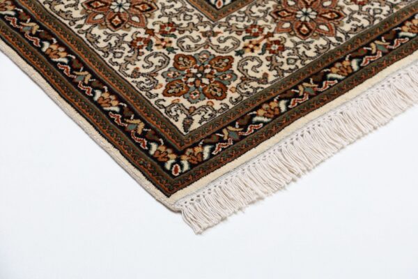 Kashmir Oriental Rug 169 × 244 cm, Silk, hand-knotted — view 6