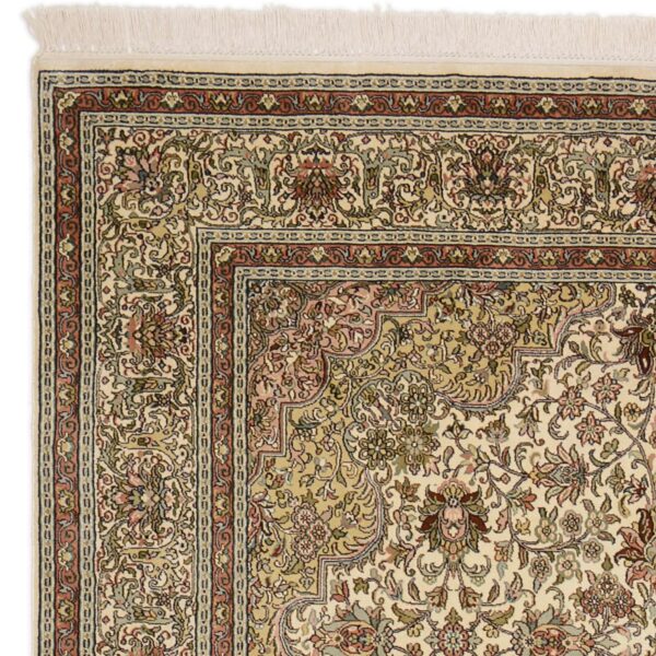 Kashmir Oriental Rug 169 × 252 cm, Silk, hand-knotted — view 6 Kashmir Oriental Rug 169 × 252 cm, Silk, hand-knotted — view 6