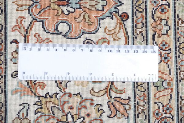 Kashmir Oriental Rug 169 × 254 cm, Silk, hand-knotted — view 11
