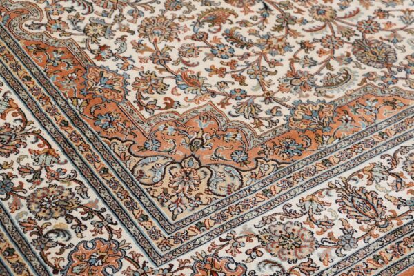 Kashmir Oriental Rug 169 × 254 cm, Silk, hand-knotted — view 5