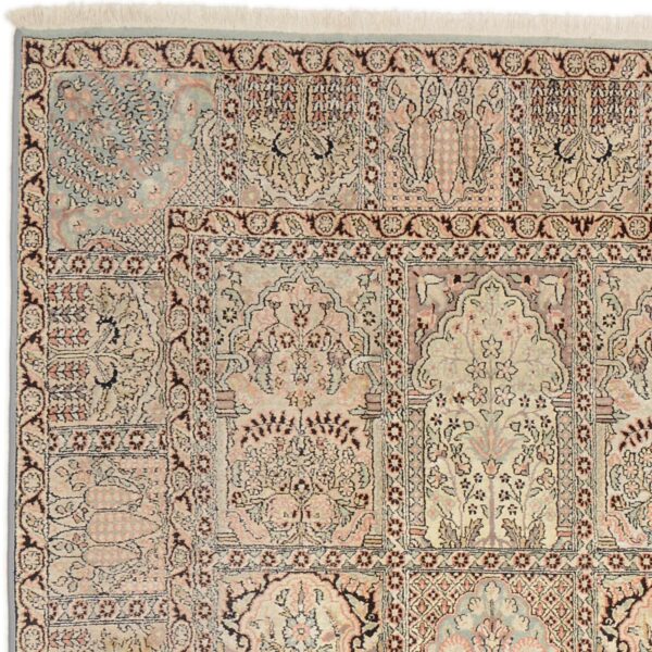Kashmir Oriental Rug 170 × 240 cm, Silk, hand-knotted — view 5 Kashmir Oriental Rug 170 × 240 cm, Silk, hand-knotted — view 5