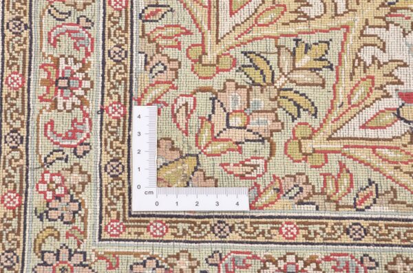 Kashmir Oriental Rug 170 × 243 cm, Silk, hand-knotted, pastel — view 4 Kashmir Oriental Rug 170 × 243 cm, Silk, hand-knotted, pastel — view 4